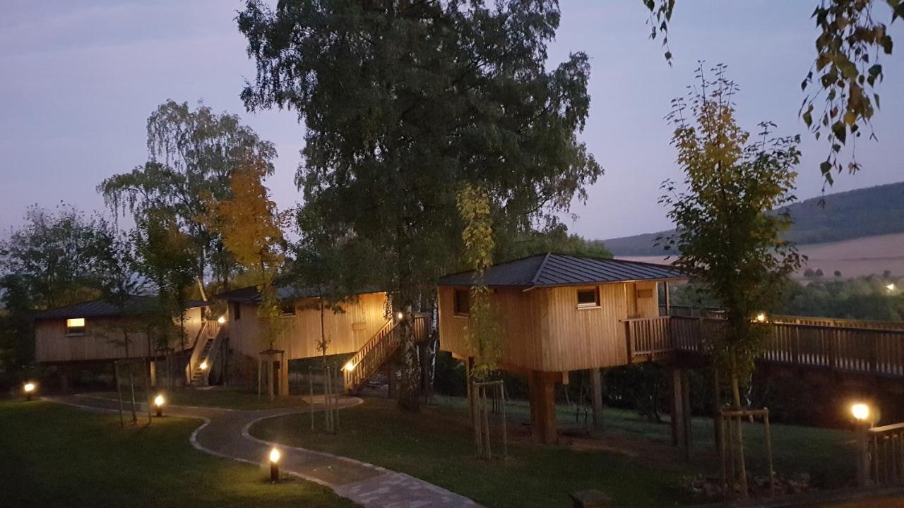 Hotel Waldquelle - Baumhaushotel 아르젠 외부 사진
